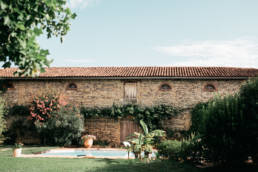 Un couple de mariés dans les landes