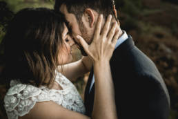 Un couple de mariés au Relais de Porthos