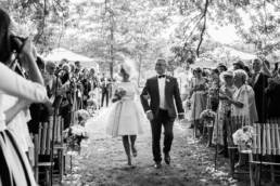 Un couple de mariés dans les landes