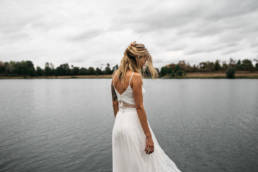 une inspiration mariage au bord d'un lac