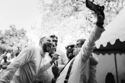 Un couple de mariés dans les landes