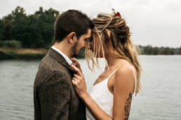 une inspiration mariage au bord d'un lac