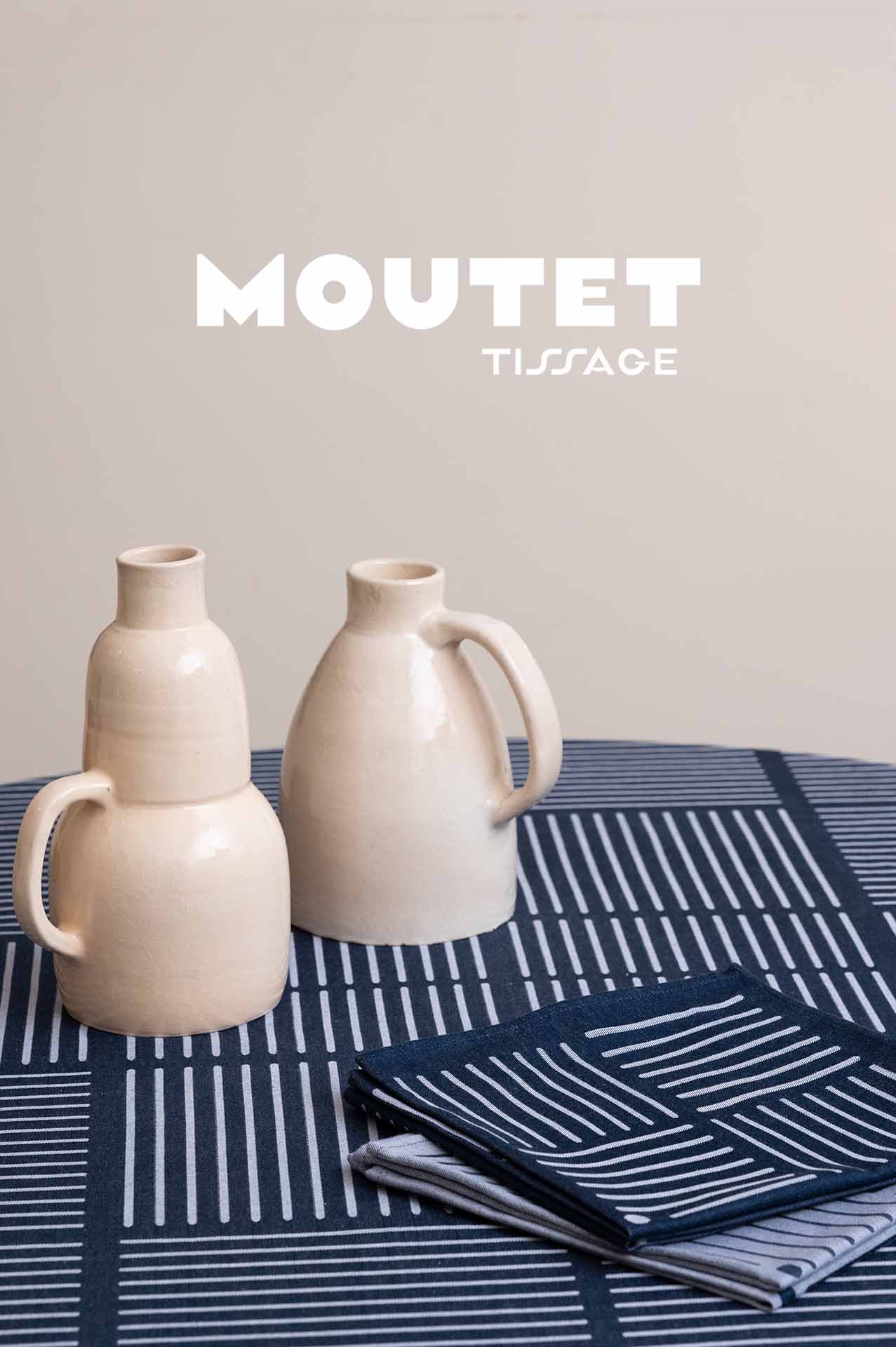 Une série de photos réalisée par le photographe Clément Herbaux, pour les tissages Moutet et leur nouvelle collection signée par le designer Samuel Accoceberry. Photoshoot décoration à Biarritz.