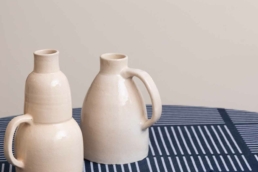 Une série de photos réalisée par le photographe Clément Herbaux, pour les tissages Moutet et leur nouvelle collection signée par le designer Samuel Accoceberry. Photoshoot décoration à Biarritz.