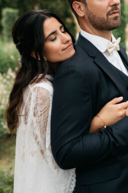 Photos de mariage au château Montus dans le Madiran. Photos réalisées par le photographe Clément Herbaux. Photographe de mariage à Pau, Biarritz, Dax et Bayonne. Un mariage élégant plein d'émotions.