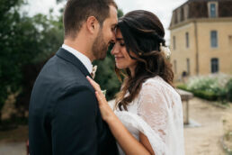 Photos de mariage au château Montus dans le Madiran. Photos réalisées par le photographe Clément Herbaux. Photographe de mariage à Pau, Biarritz, Dax et Bayonne. Un mariage élégant plein d'émotions.