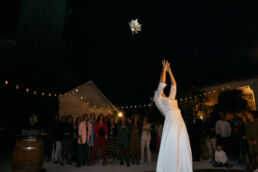 Photos de mariage réalisées au Chateau de Boast, proche de Pau, par le photographe Clément Herbaux. Un mariage chic et festif.