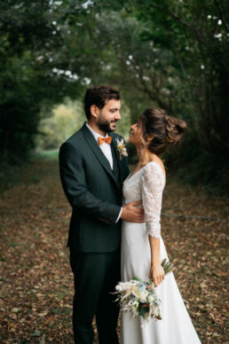 Photos de mariage réalisées au Chateau de Boast, proche de Pau, par le photographe Clément Herbaux. Un mariage chic et festif.