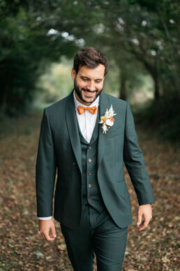 Photos de mariage réalisées au Chateau de Boast, proche de Pau, par le photographe Clément Herbaux. Un mariage chic et festif.