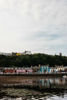 A van road trip in Scotland by French photographer Clément Herbaux and his new Ricoh grIIIx camera. Un road trip en van en Écosse par le photographe français Clément Herbaux et son nouvel appareil photo Ricoh grIIIx