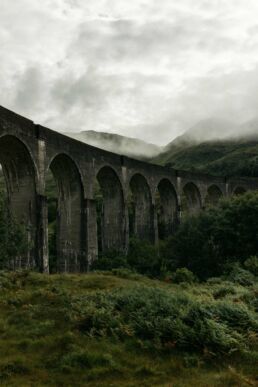 A van road trip in Scotland by French photographer Clément Herbaux and his new Ricoh grIIIx camera. Un road trip en van en Écosse par le photographe français Clément Herbaux et son nouvel appareil photo Ricoh grIIIx