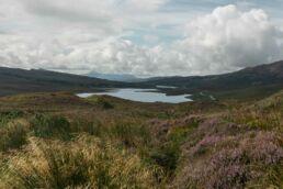 A van road trip in Scotland by French photographer Clément Herbaux and his new Ricoh grIIIx camera. Un road trip en van en Écosse par le photographe français Clément Herbaux et son nouvel appareil photo Ricoh grIIIx