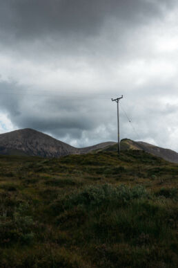 A van road trip in Scotland by French photographer Clément Herbaux and his new Ricoh grIIIx camera. Un road trip en van en Écosse par le photographe français Clément Herbaux et son nouvel appareil photo Ricoh grIIIx