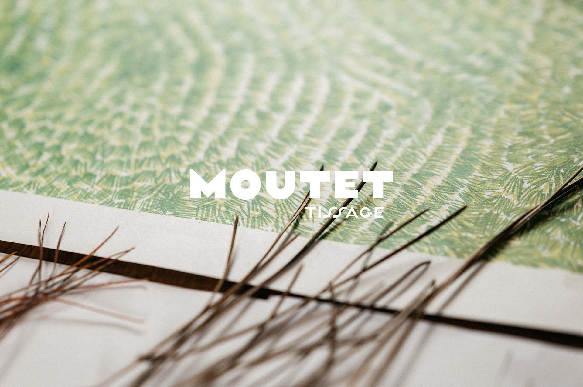 Une série de photos réalisée par le photographe Clément Herbaux, illustrant le travail de la designer Elise Fouin et Tissage Moutet. Un collaboration pour la nouvelle collection capsule Pinaceae